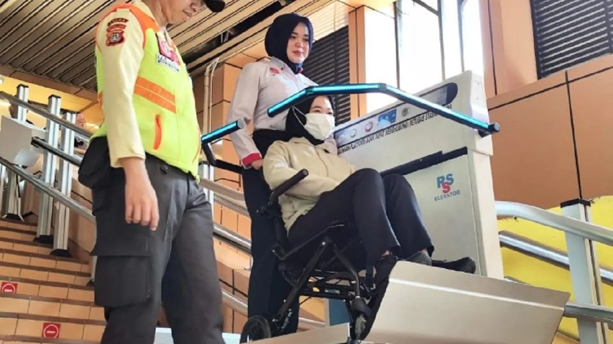 Stasiun Cikini Punya Lift