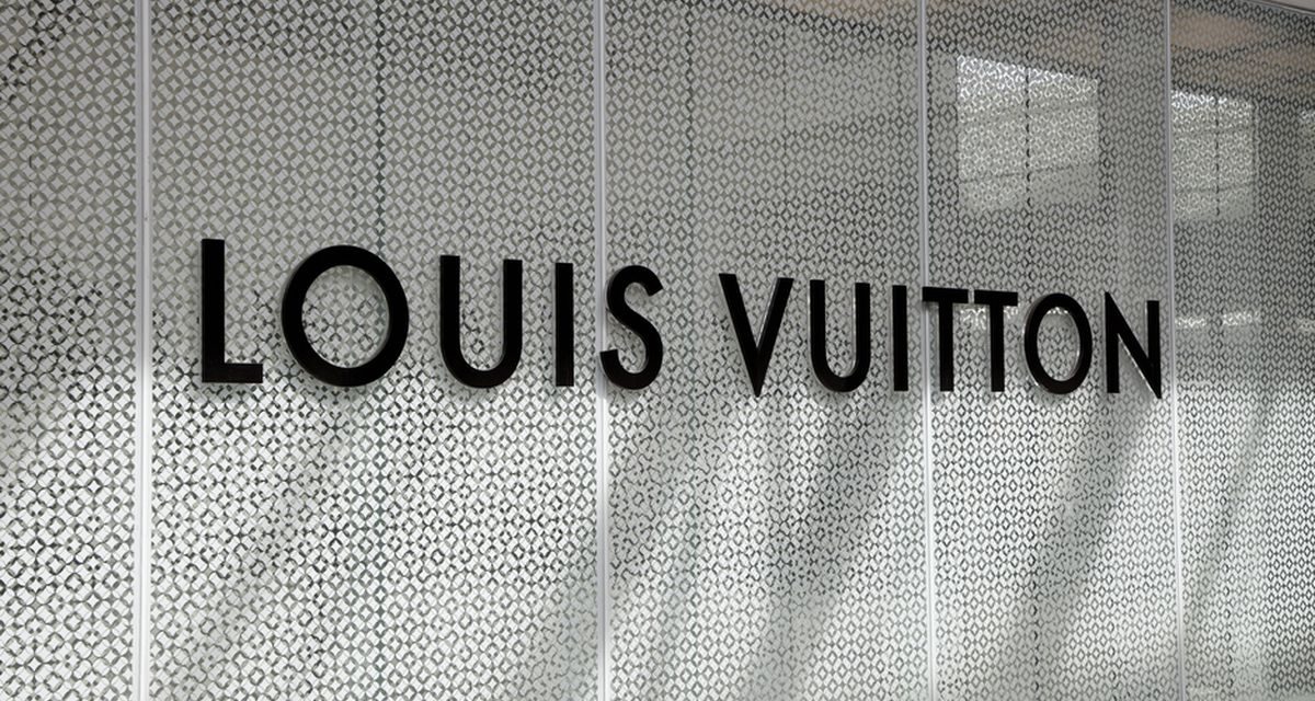 Louis Vuitton Brand Fashion Mewah Yang Kini Wajib Kamu Miliki