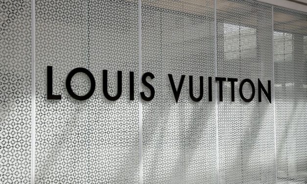 Louis Vuitton Brand Fashion Mewah Yang Kini Wajib Kamu Miliki
