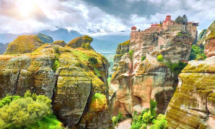 Destinasi Meteora Keajaiban Alam Dan Spiritual Di Yunani