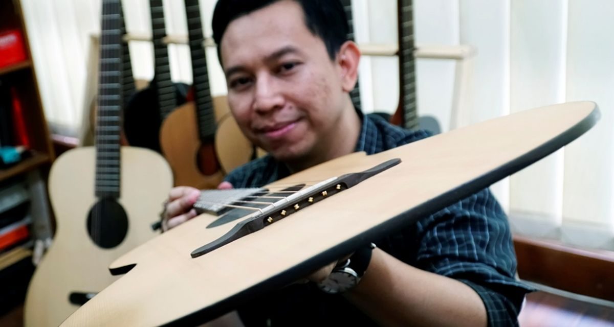 Perlengkapan Dalam Produksi Musik Menggunakan Gitar Akustik